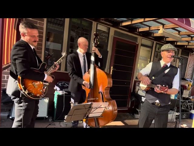 After You’ve Gone - All That Jazz Band - Live in a Backyard in Croydon
